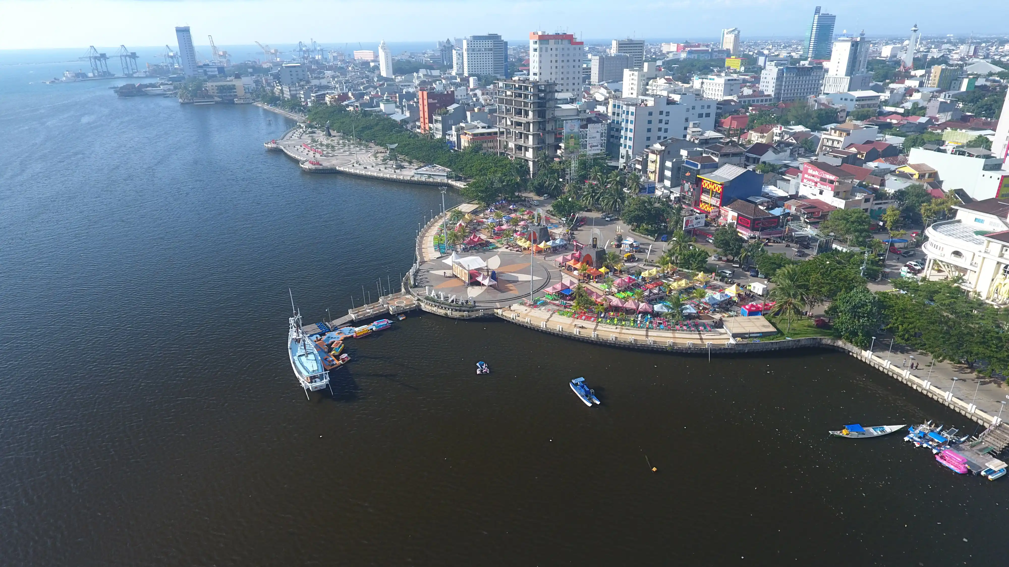 Pantai Losari Makasar