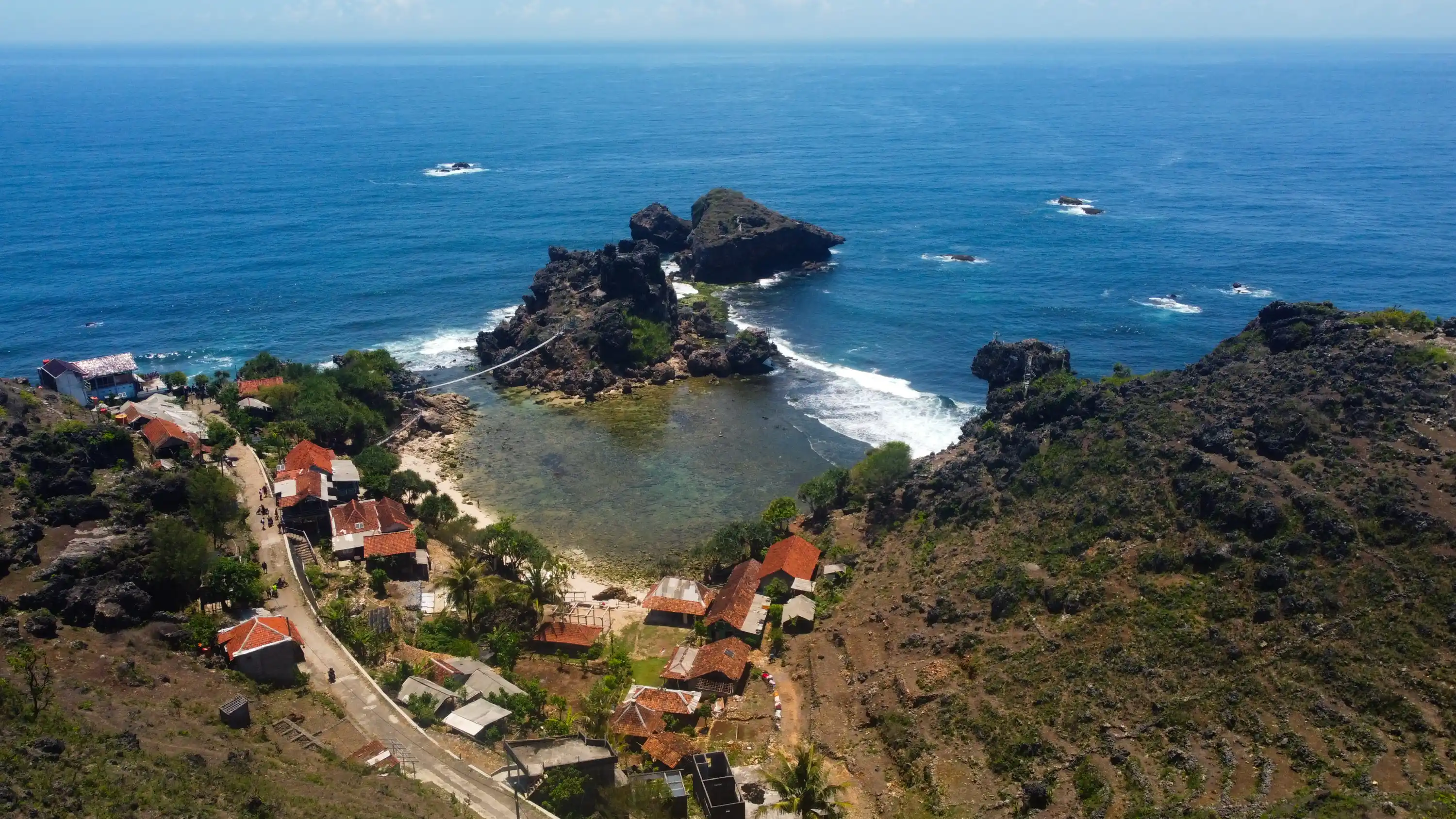 Pantai Nglambor Gunung Kidul